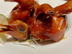 脆皮香茅乳鸽-觅唐MITONG(鸟巢店)