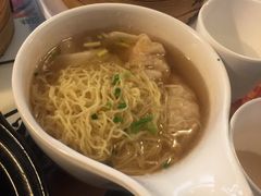 -新大咀港式茶餐厅(宝山万达店)