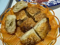 芝麻椒盐烧饼-一只羊·铜锅涮羊肉烧烤