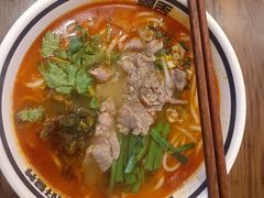 -霸舌生滚牛肉米粉(天生街道店)