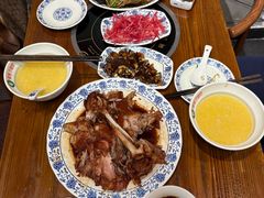 -老天桥酱肉烧饼夹肘子(天桥店)