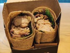 经典凯撒鸡肉卷-星巴克(广州南站A18检票口楼上)