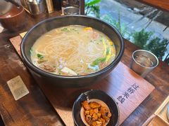 -银米·云南传统过桥米线(双廊黑金冠店)