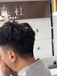 -镁连社·美联社