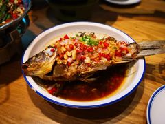 香煎鲫鱼-费大厨辣椒炒肉(万家丽一店)