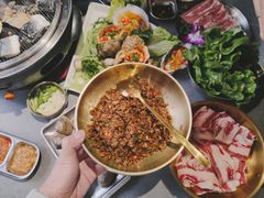 -围炉肉舍•炭烤活鳗•丹东海鲜烤肉(步行街店)