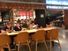 大堂-星巴克臻选(国贸商城首店)