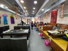 大堂-朴小妹人参鸡汤火锅(长白山万达店)