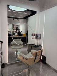 -Z.X HAIR SALON张新美业