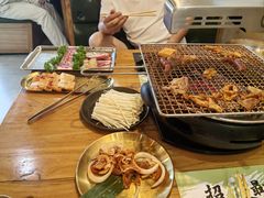 -合易泓烤肉·海肠捞饭(火车站店)