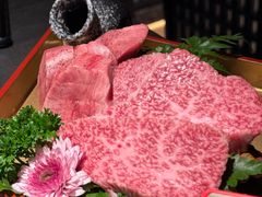 -铭牛烧肉·和牛海鲜自助(高新月牙湖店)