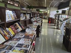 -新华书店(新街口旗舰店)