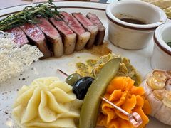 -Mark&Mars Restaurant