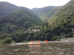 -秦岭峡谷漂流景区