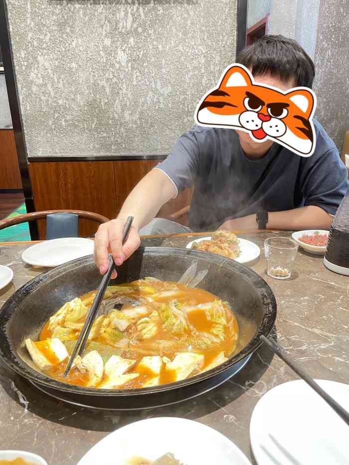 肥鱼屯活鱼锅(云峰北街店)-"性价比超高,味道也很赞!推荐,绝对的吃饱.