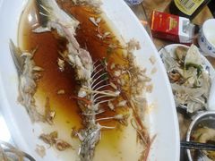 -丹水桥地锅鱼·翘嘴鲌·地方特色全鱼宴(丹江口大坝店)