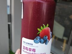 蓝莓草莓混合果汁-瑞幸咖啡(前海印里店)
