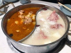 猪手鸳鸯锅-小街猪手(团结湖店)