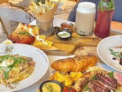 -Mark&Mars Restaurant