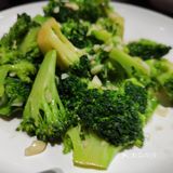 店面装修别致有特色。看点评里评价都是给北京人吃的，好吧…