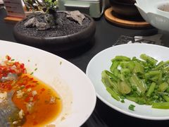 -忆江南·临江鱼馆