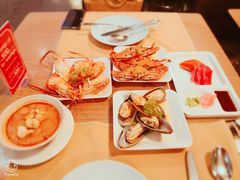 -彩虹云霄酒店75层国际自助餐