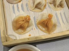 蟹黄小笼包-狮王府淮扬菜(百家湖1912店)