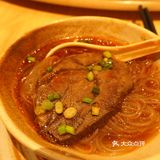 吃到台湾红汤半筋半肉牛肉面🍜，配酸菜才是正宗吃法