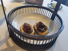 一口鲍鱼酥-三号黄浦会Canton Table