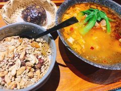 -八月美食小馆(银泰城总店)
