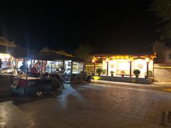 -暖泉小吃广场