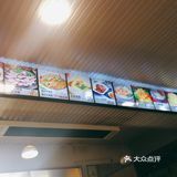 基本上都是爸爸妈妈带娃来吃，我娃最喜欢的是芝士玉米