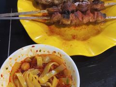 -烤肉小伙烤肉店
