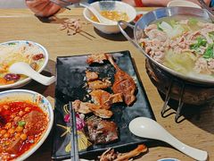 -肖四女乐山跷脚牛肉