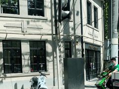 -Fridi Patisserie Cafe