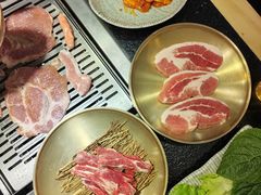 -臻牛烤肉