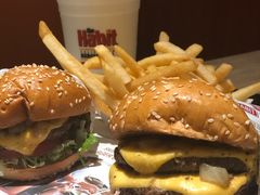 -The Habit Burger Grill 哈比特汉堡(复兴soho店)