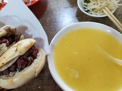 -闫家驴肉火烧(五四店)