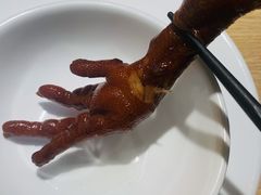 连骨头都不剩的鸡爪-佬肥猫(周浦万达店)