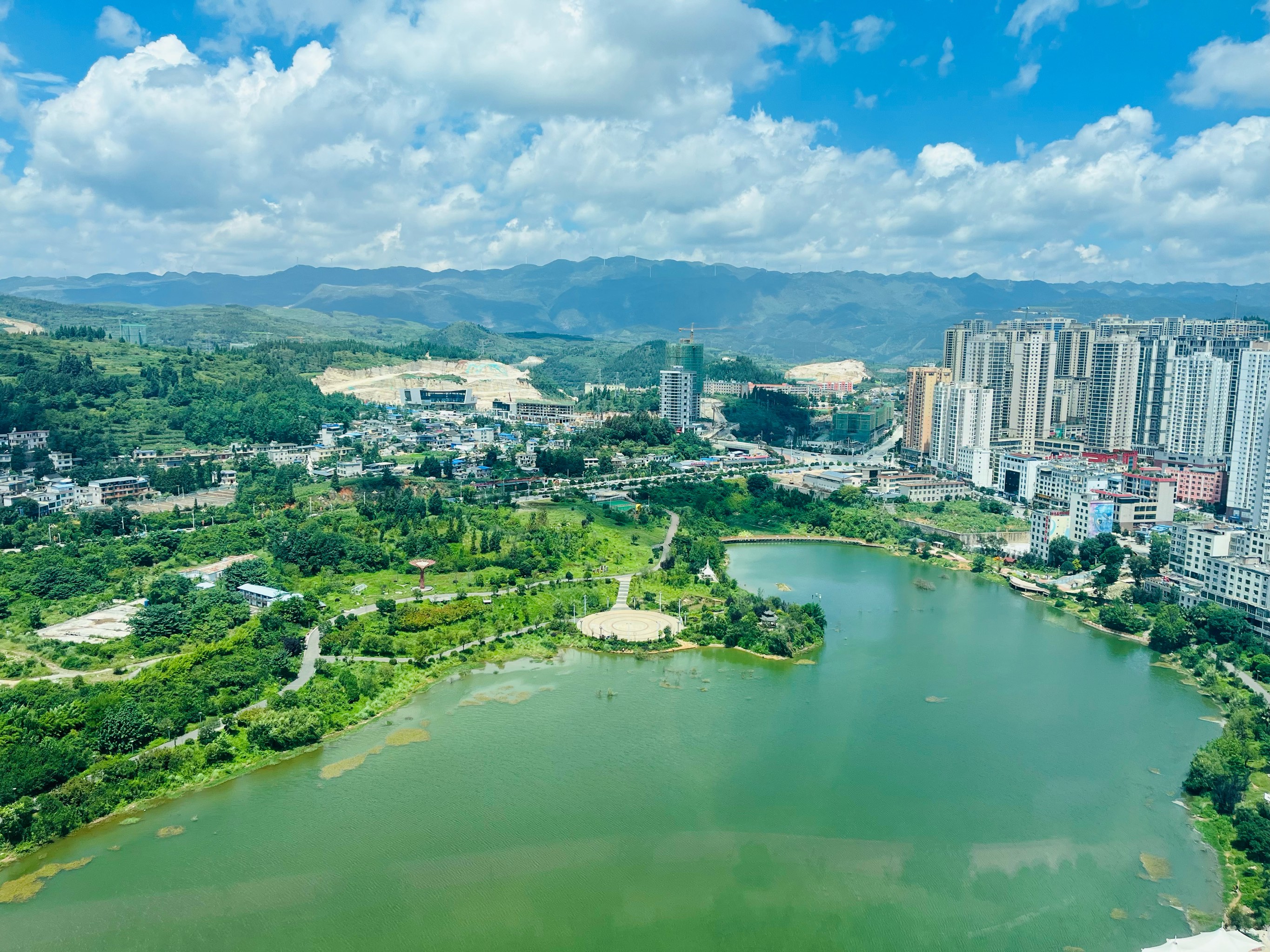 遵义马家湾南湖春城图片