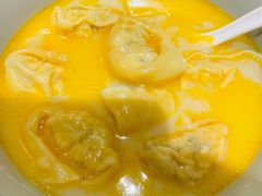 金汤黄鱼馄饨-蟹黄鱼·楼上面馆(外滩中央旗舰店)