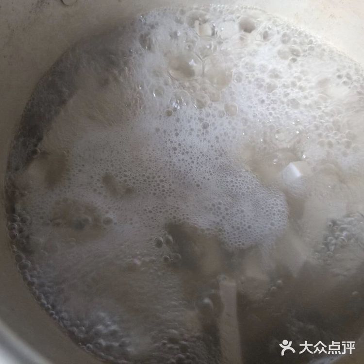 做人就要像小葱拌豆腐一样，一清二白。