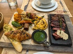 -Mark&Mars Restaurant