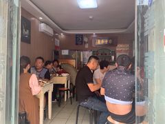 等位区-华春餐馆(鱼山路店)