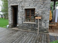 -田园东方蜜桃村的田野营地
