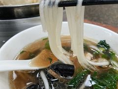 牛肉粉汤-胡家包子·清真(大众巷店)