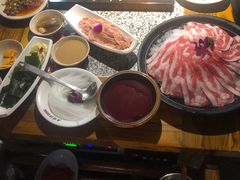 -老牌坊云南鱼豆花火锅(哈西万达店)