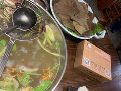 -乡土黄·鲜牛肉火锅·小龙虾(兴业街店)