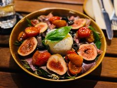 布拉塔奶酪与无花果沙拉-COMMUNE RESERVE幻师(愚园路店)