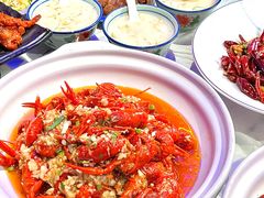 -肥小宝·金牌油焖大虾(襄阳龙虾地标店)